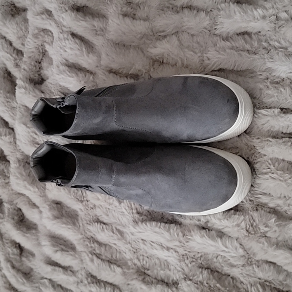 Booties - Picture 2 of 6